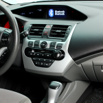 does the 2012 honda civic coupe have bluetooth