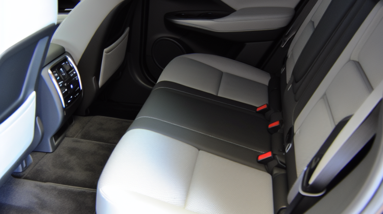 does the 2017 nissan rogue have 3rd row seating